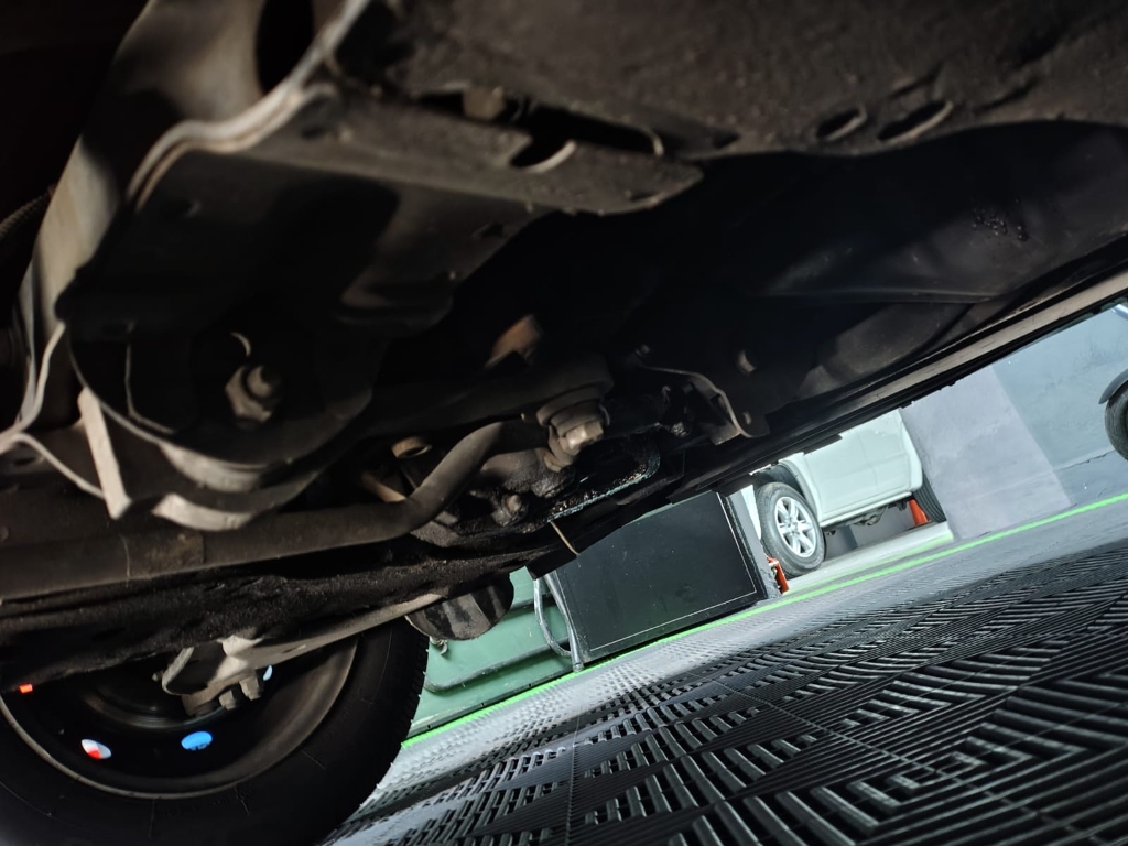 Inspección tren delantero y parte inferior